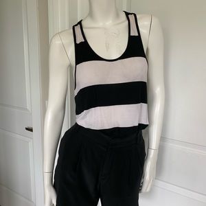 Piko 1988 black and white tank S